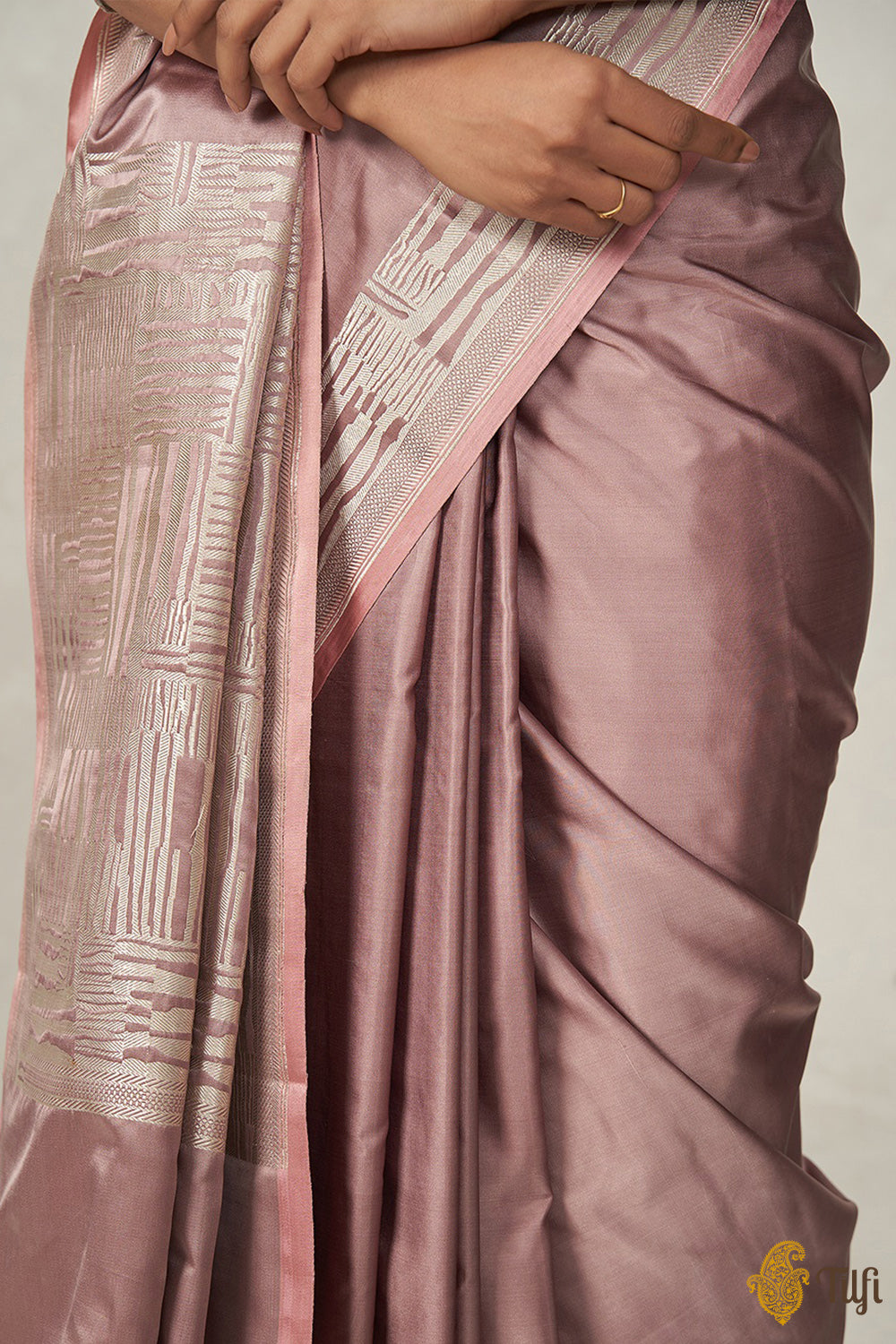 &#39;Shovana&#39; Rose Gold Pure Soft Satin Silk Banarasi Handloom Saree