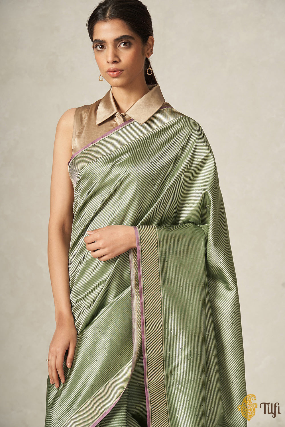 &#39;Julia&#39; Dark Green Pure Satin Silk Banarasi Handloom Saree