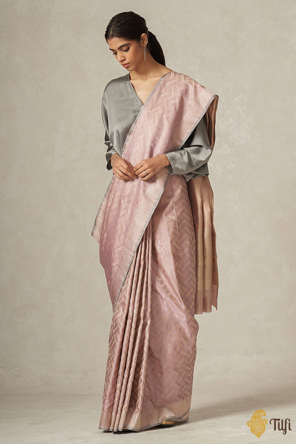 &#39;Sonia&#39; Soft Lilac Pure Satin Silk Geometric Banarasi Handloom Saree