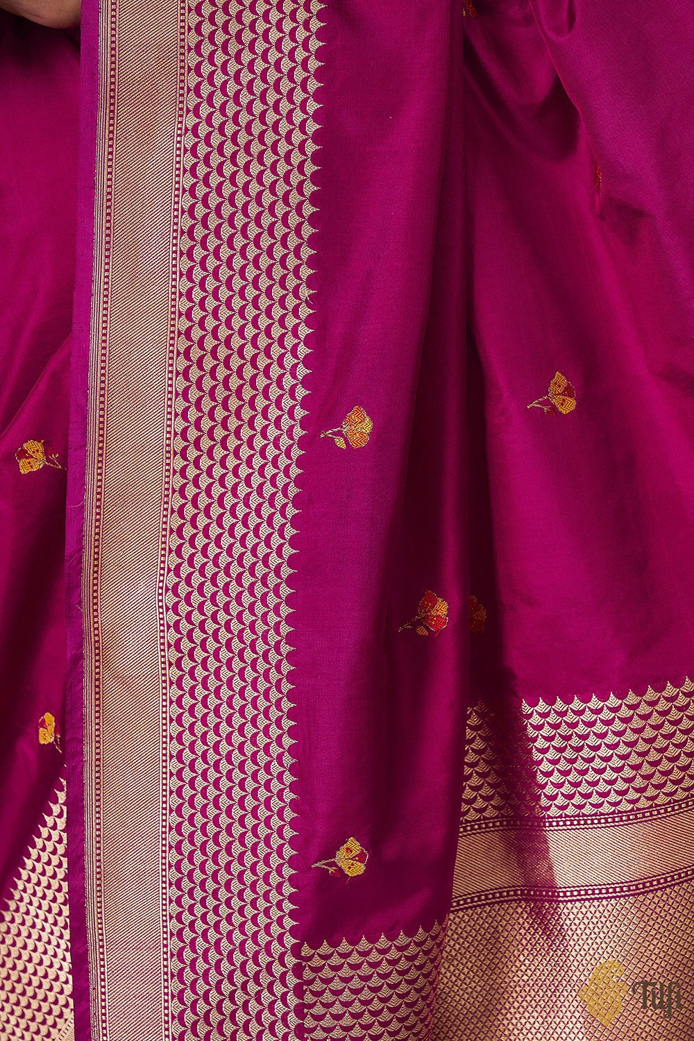 &#39;Madhavi&#39; Magenta Pure Katan Silk Banarasi Handloom Saree